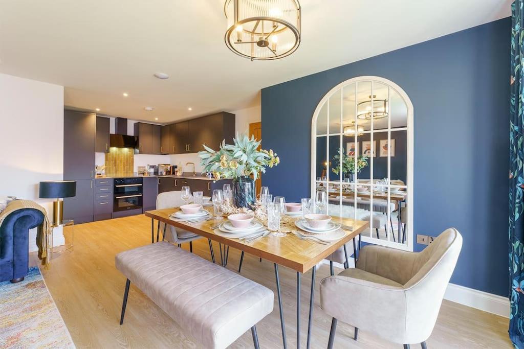 Darlington - 2 Bedroom Luxury Apartment By Mint Stays Bristol Buitenkant foto