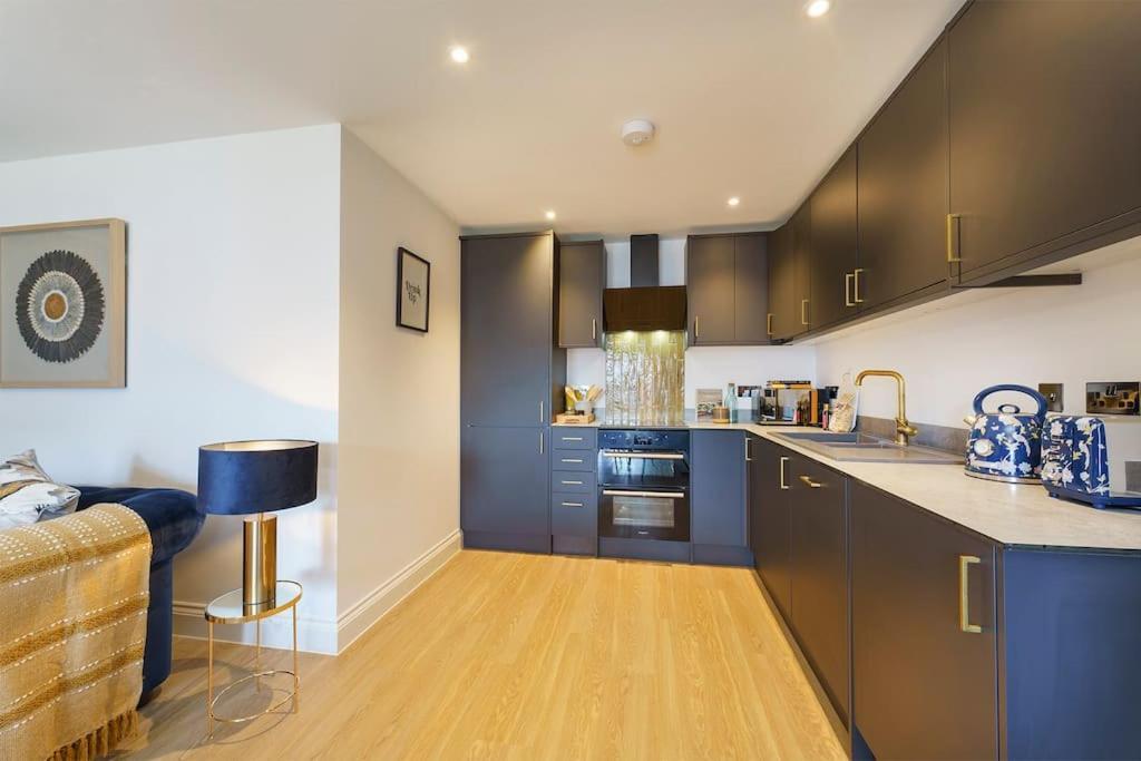 Darlington - 2 Bedroom Luxury Apartment By Mint Stays Bristol Buitenkant foto